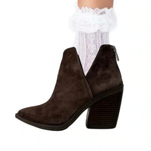 New Vince Camuto Genuine Suede Bootie Chocolate Brown Pointed Toe Women’s Sz 6